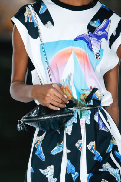 Look 13